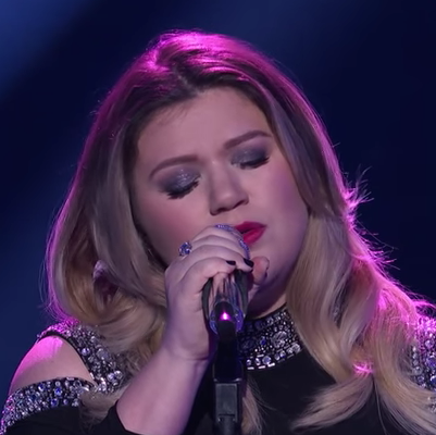 Cry as Kelly Clarkson performs ‘Piece By Piece.’ | Loverboy Magazine